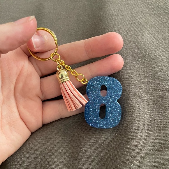 Handmade Number "8" Keychain - Picture 2 of 6